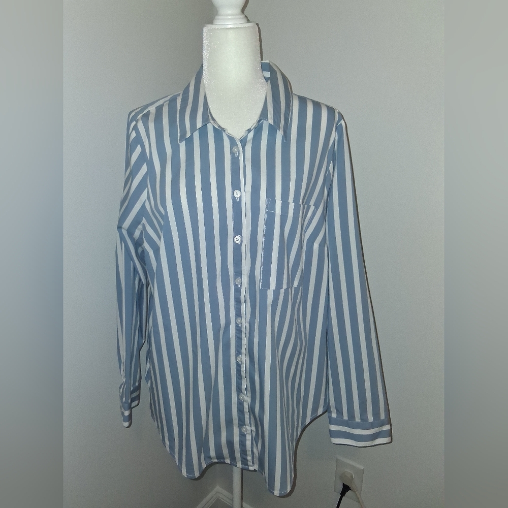 Torrid Blue & White Striped Button Down Shirt Size 2 16/18